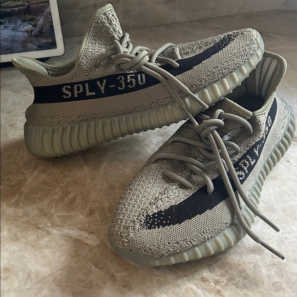 Yeezy SPLY-350 V2 in Olive and Black - Picture 1 of 2